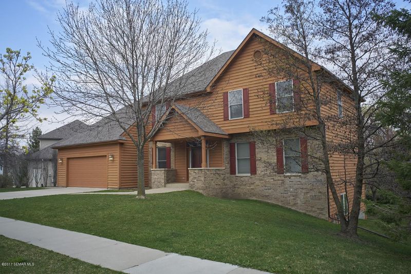 813 Foxcroft Cir SW, Rochester, MN 55902