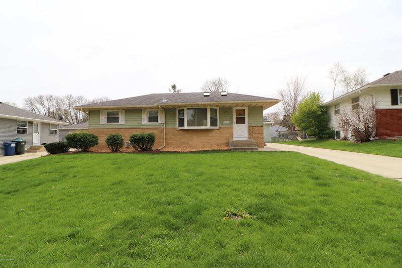 1902 24th St NW, Rochester, MN 55901