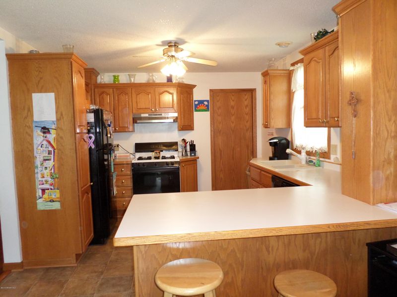 308 4th St NW, Adams, MN 55909