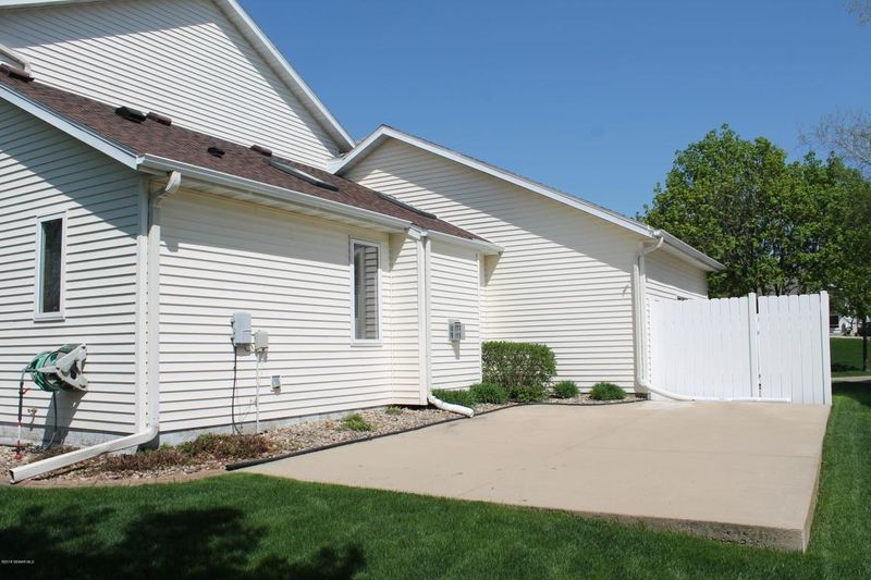 4317 York Ln NW, Rochester, MN 55901