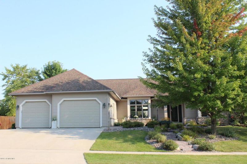 1900 Century Hills Dr NE, Rochester, MN 55906