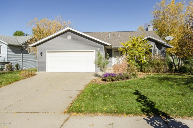 111 River Ct NE, Rochester, MN 55906
