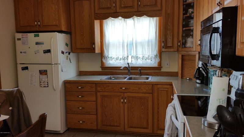 2015 4th Ave NE, Austin, MN 55912