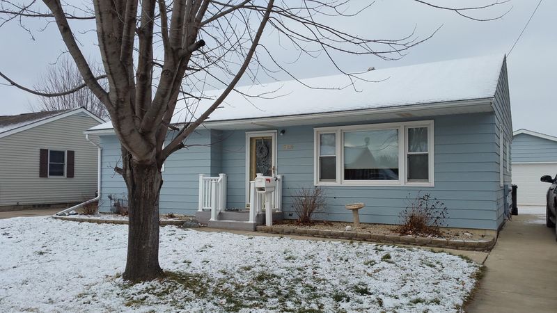 2015 4th Ave NE, Austin, MN 55912