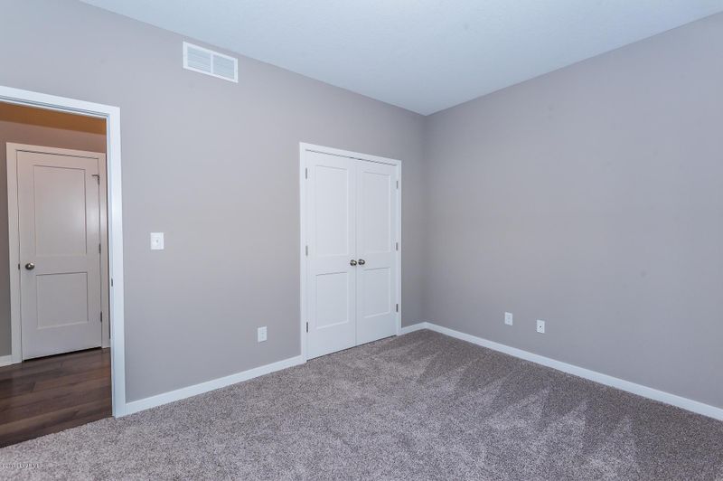 3374 Ridgeline Dr SE, Rochester, MN 55904