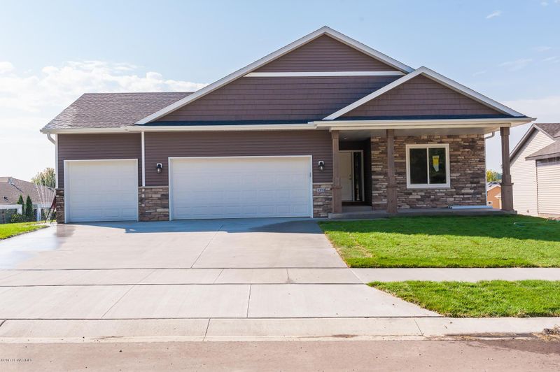 3374 Ridgeline Dr SE, Rochester, MN 55904
