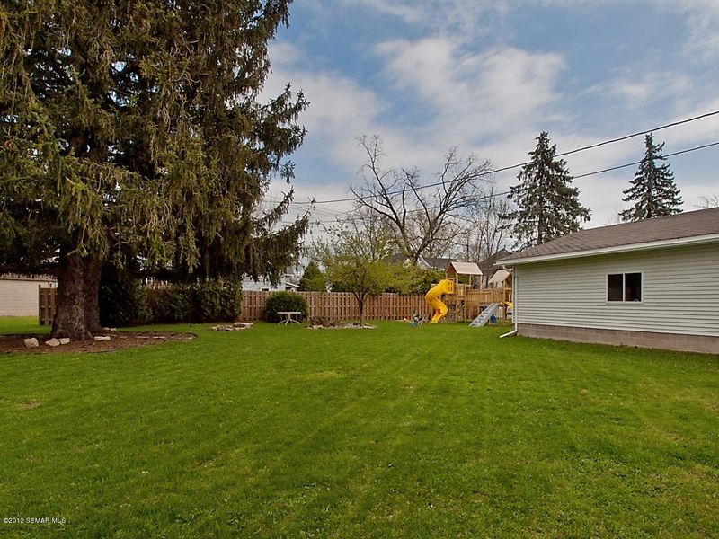 310 N 6th St, Lake City, MN 55041