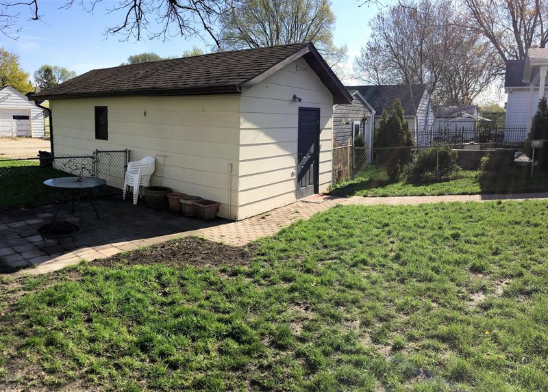 307 10th St NW, Rochester, MN 55901