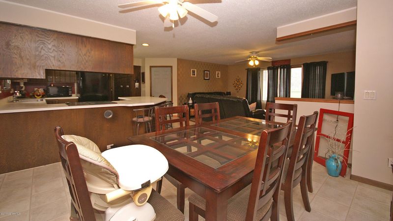 201 N Hagen St, Mabel, MN 55954