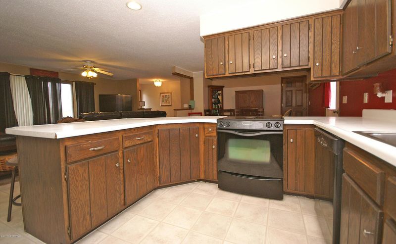 201 N Hagen St, Mabel, MN 55954