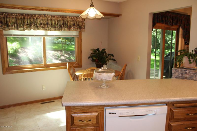 719 Meadow Run Dr SW, Rochester, MN 55902
