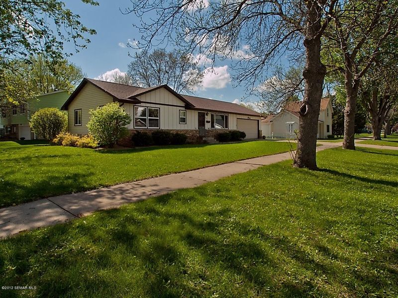 603 N Prairie St, Lake City, MN 55041