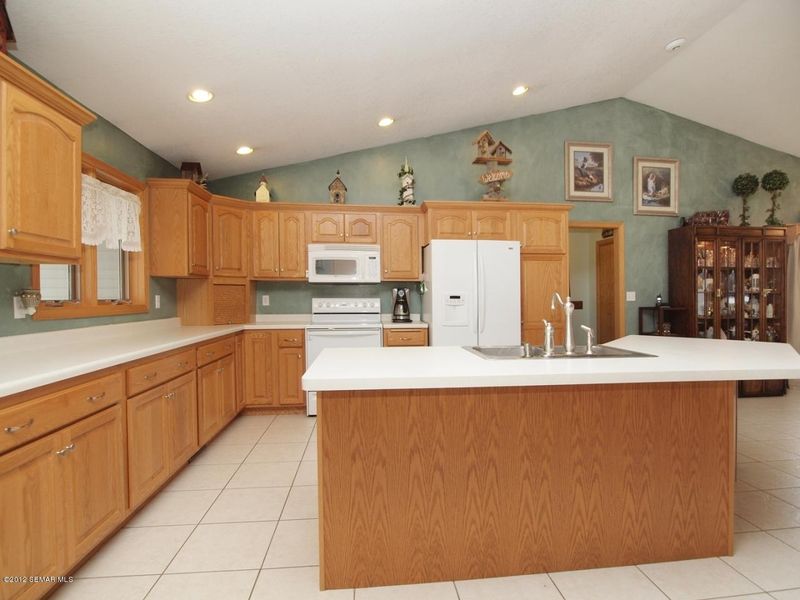 202 Lyman Ct NE, Racine, MN 55967