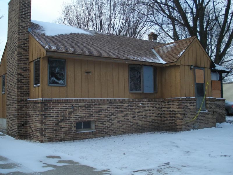 25397 N 218 Hw, Austin, MN 55912