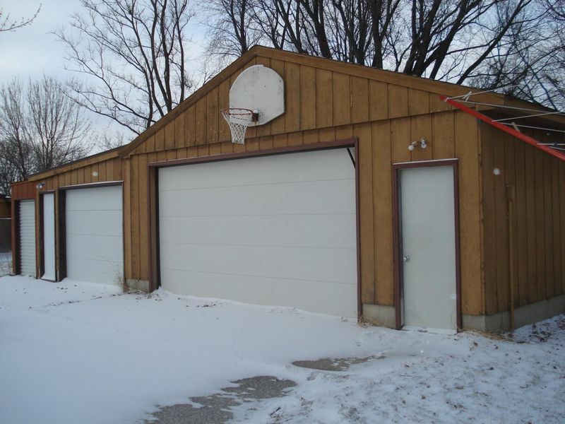 25397 N 218 Hw, Austin, MN 55912