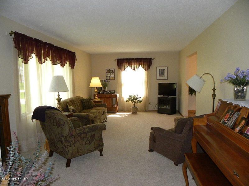 2167 Clinton Dr, Winona, MN 55987