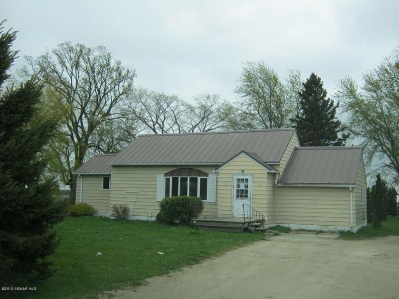 59519 240th St, Austin, MN 55912