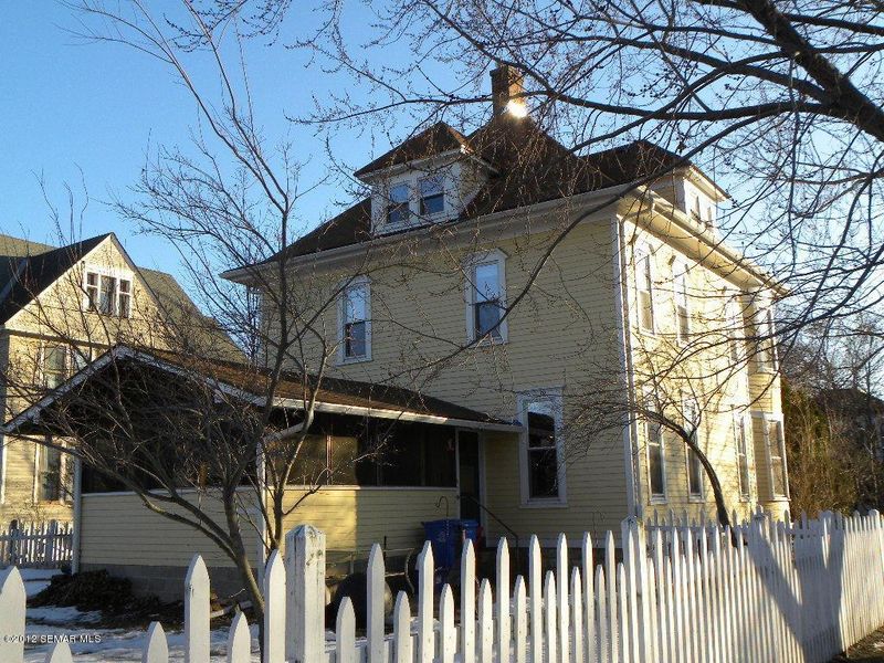 326 W 7th St, Winona, MN 55987