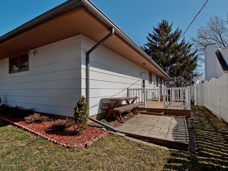 920 13 1/2 St SE, Rochester, MN 55904