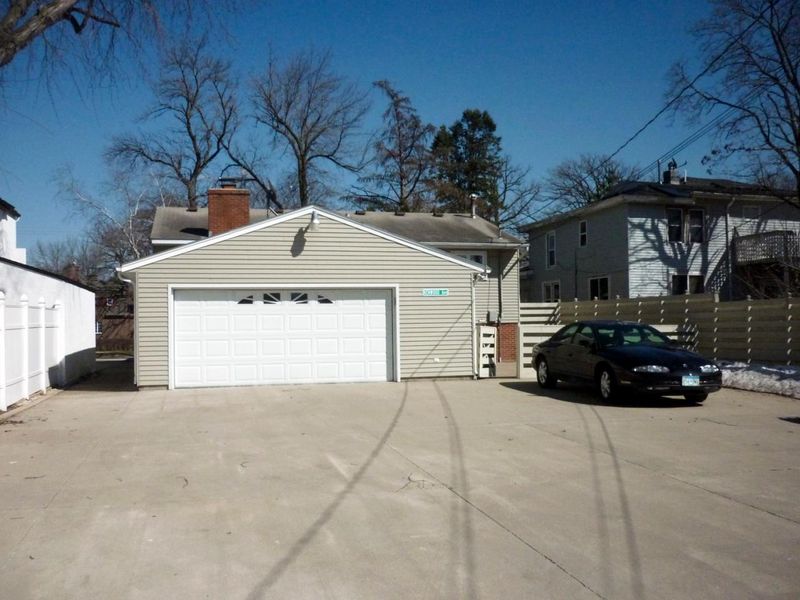 604 4th St SW, Austin, MN 55912