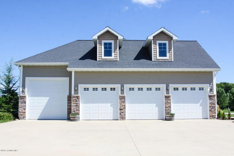 36565 149th St, Waseca, MN 56093