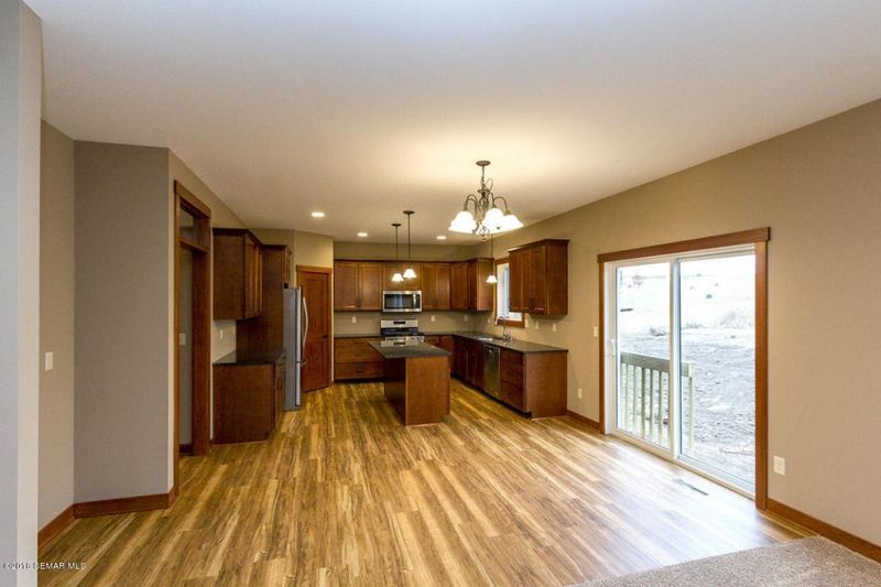 6739 Clarkia Dr NW, Rochester, MN 55901