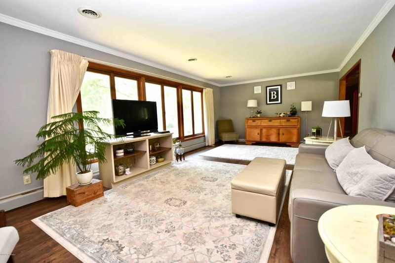 545 Glenview Dr, Winona, MN 55987