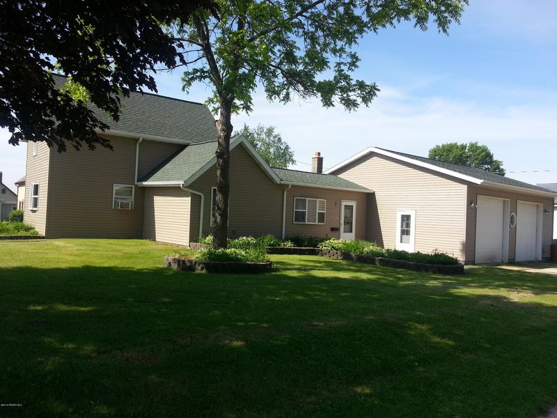 522 E Monroe St, Caledonia, MN 55921