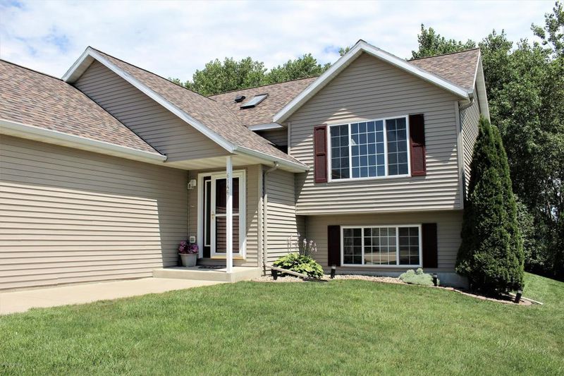 6146 Jonathan Ln NW, Rochester, MN 55901
