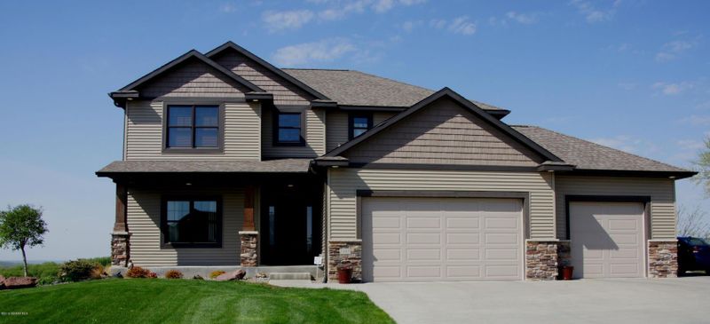 1945 Shannon Oaks Blvd NE, Rochester, MN 55906