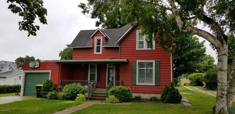 216 E 9th St, Blue Earth, MN 56013