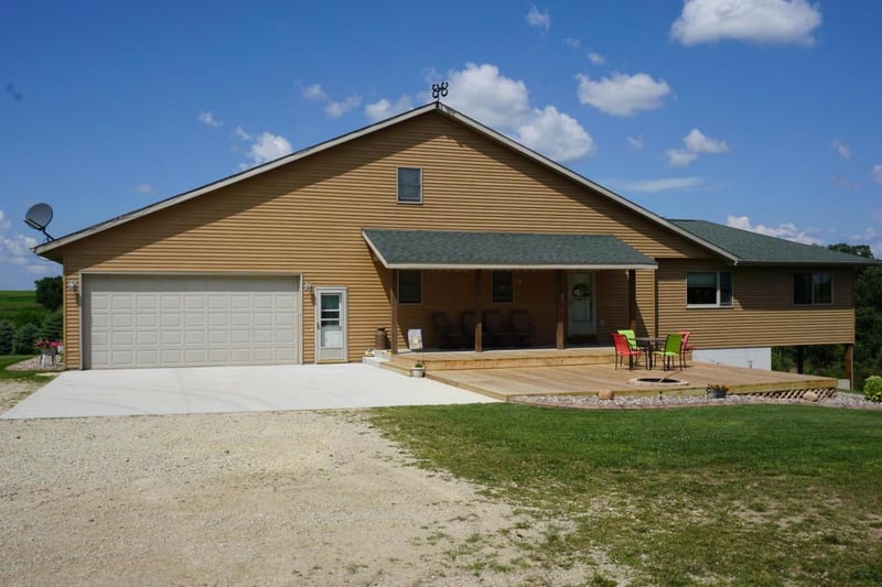 19736 County Rd 14, Kellogg, MN 55945