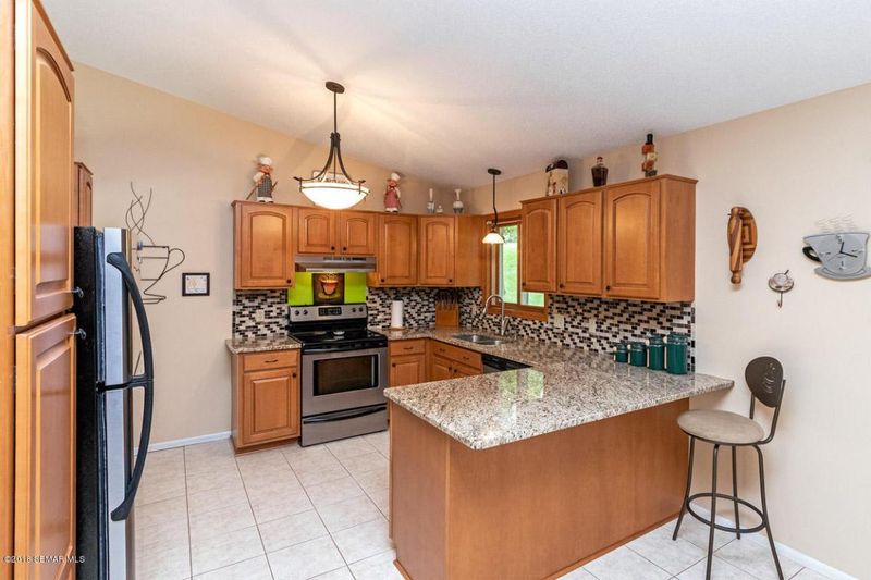 329 Meadow Run Dr SW, Rochester, MN 55902
