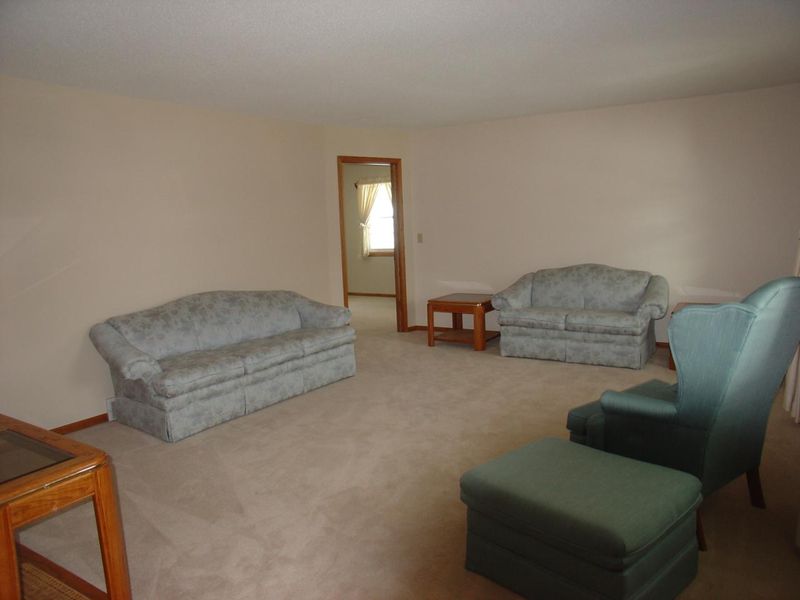 269 Oak Leaf Dr, Winona, MN 55987