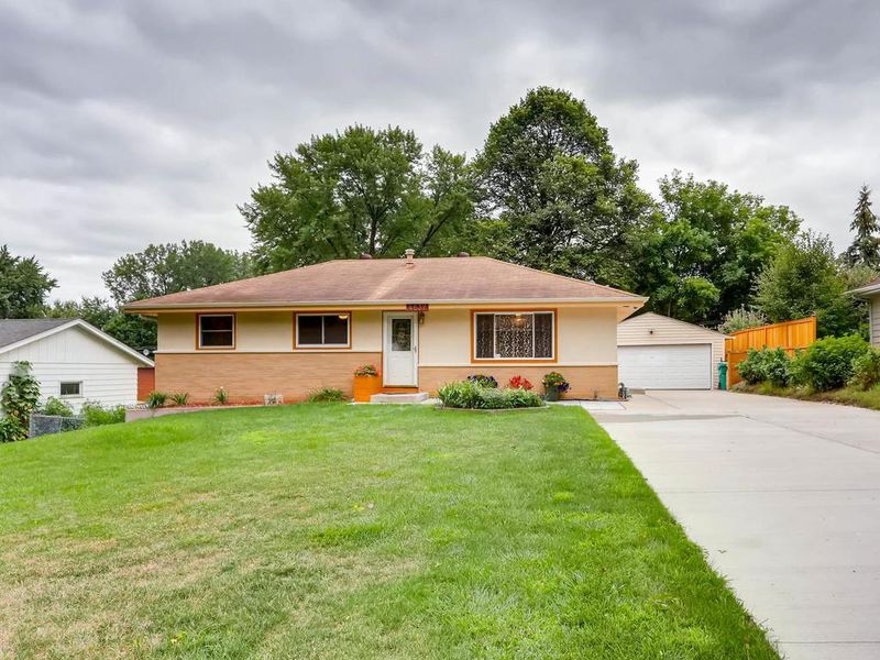 4632 Sumter Ave N, New Hope, MN 55428