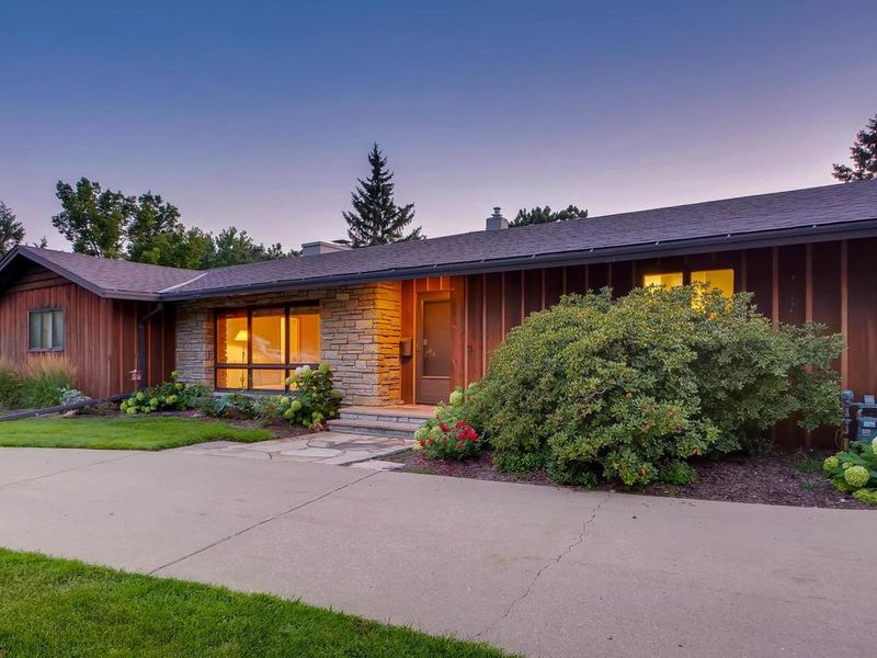 41 Orme Ct, Saint Paul, MN 55116