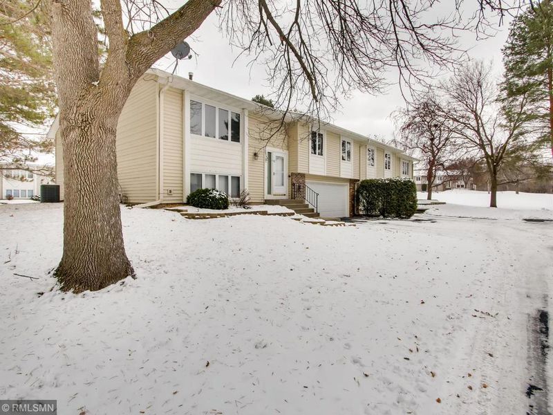 10985 106th Ave N, Maple Grove, MN 55369