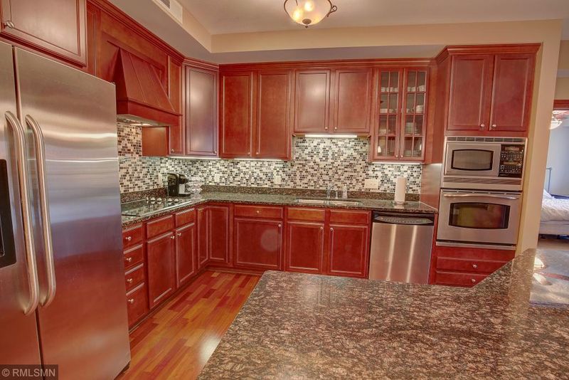 1940 Fulham St #200, Roseville, MN 55113