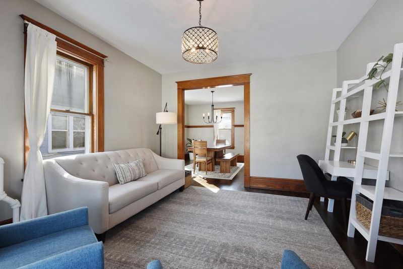 822 Thomas Ave, Saint Paul, MN 55104