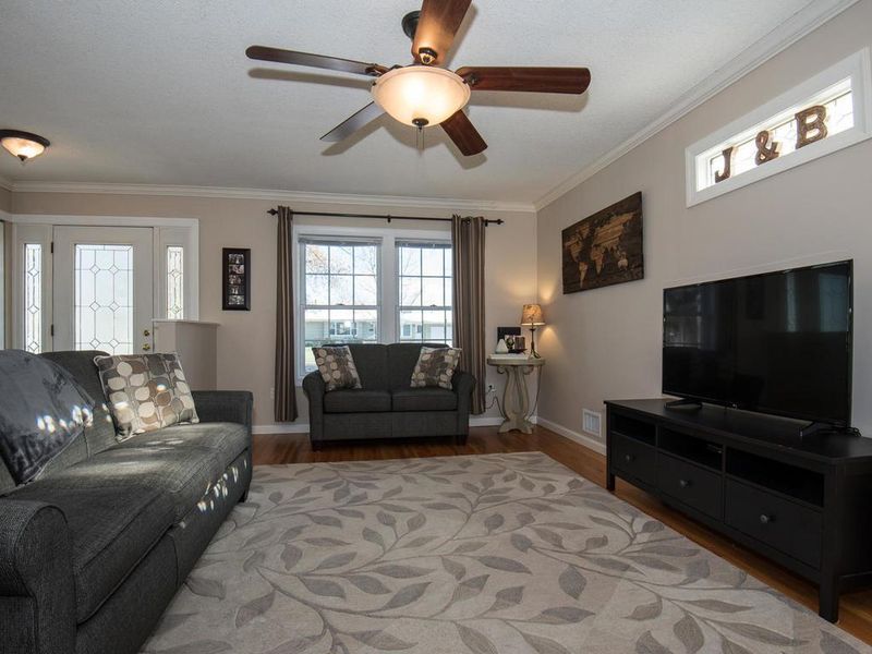 9200 Queen Ave S, Bloomington, MN 55431