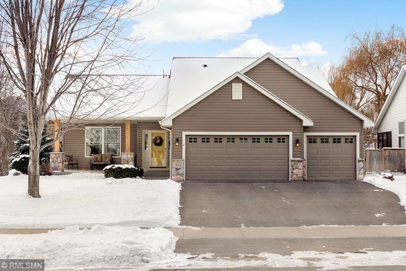 988 Bridle Creek Dr, Jordan, MN 55352