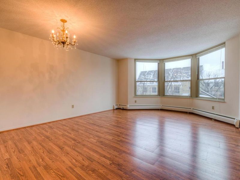 1425 W 28th St #116, Minneapolis, MN 55408