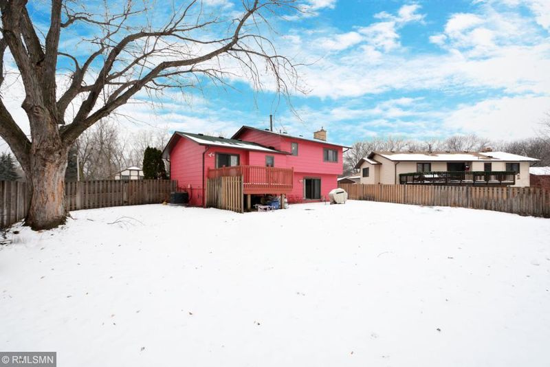 6700 Shingle Creek Dr, Brooklyn Park, MN 55445