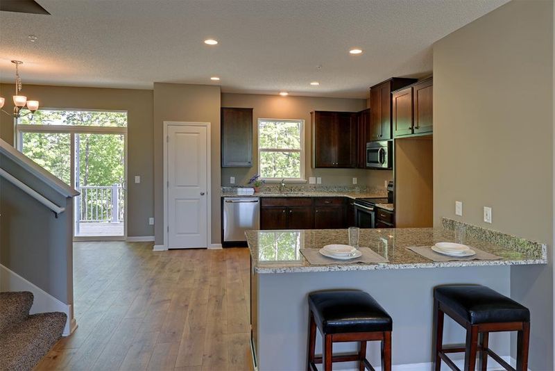8771 Granite Ln, Woodbury, MN 55129