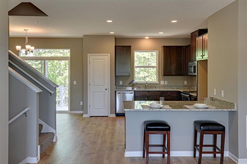 8771 Granite Ln, Woodbury, MN 55129