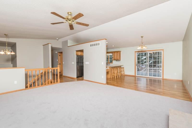 325 Meadow View Dr, Saint Charles, MN 55972
