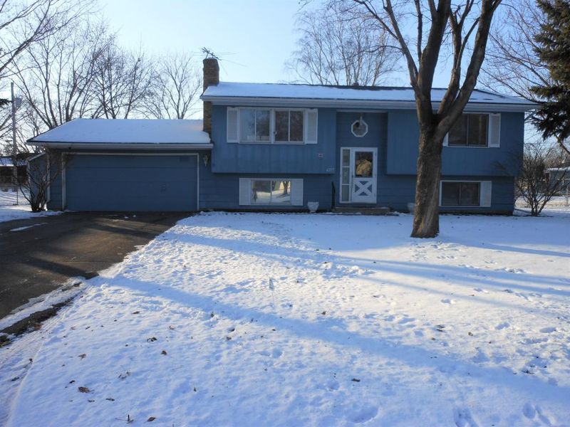 6277 Century Blvd, Brooklyn Park, MN 55429