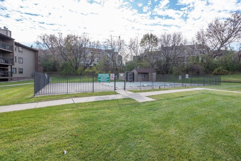 7501 W 101st St #108, Bloomington, MN 55438