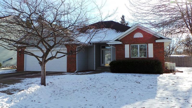 2241 Viking Dr, Saint Cloud, MN 56301