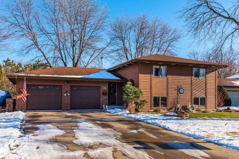 3560 Auger Ave, White Bear Lake, MN 55110